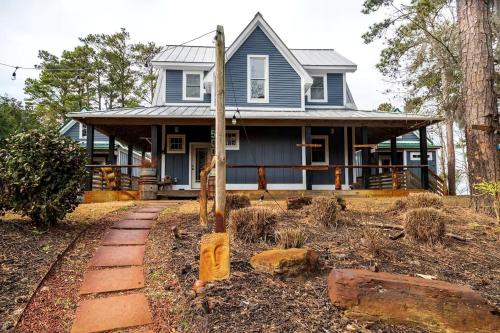 Beautifully-Decorated Soundfront Rental with a Balcony in Kitty Hawk, North Carolina in Kitty Hawk (NC)