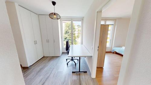 Bright, Spacious 2-bed Apt - Balcony Lake View! RGP13, Neuchâtel (photo 10)