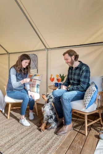 Fabulous Michigan Glamping Getaway near South Haven in Lacota
