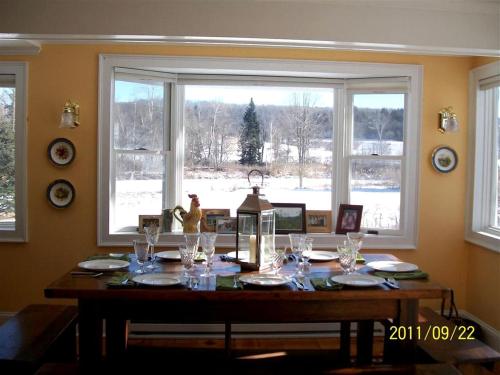 Enchanting Secluded Cabin Rental near Salem, New York in Sandgate