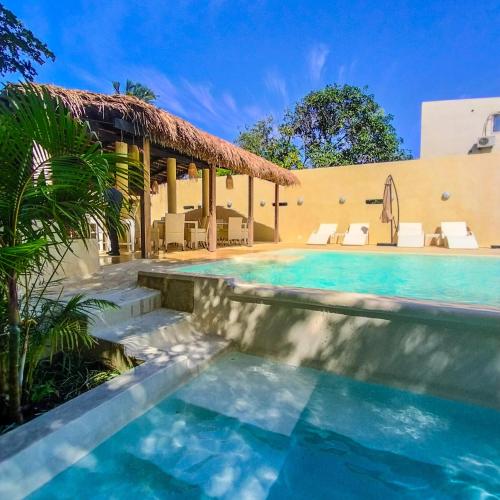 Басейн, Moringa Hotel in Toliara