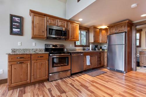 Charming Mountain Cabin for a Family Getaway near Lake McDonald, Montana in เวสต์ กลาเซียร์(MT)