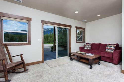 Charming Mountain Cabin for a Family Getaway near Lake McDonald, Montana in เวสต์ กลาเซียร์(MT)