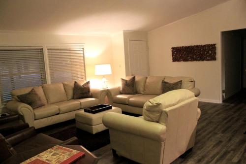 . Peaceful Cottage Rental on a 21-Acre Property near Lake Texoma, Texas