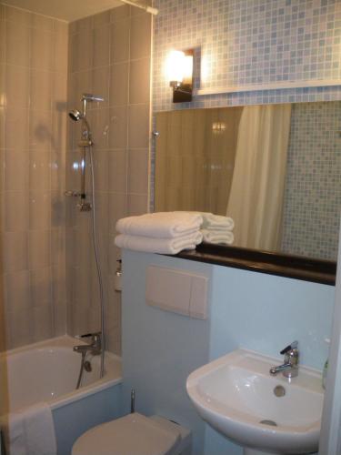 Contact Hotel Come Inn - 화장실
