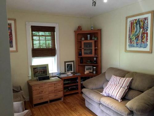 Superb Family Cabin with Mountain Views and Deck in Shandaken, New York in 尚達肯 (NY)