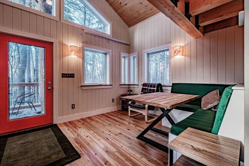 Luxury Year-round Treehouse in Sanford, ME in Sanford (ME)