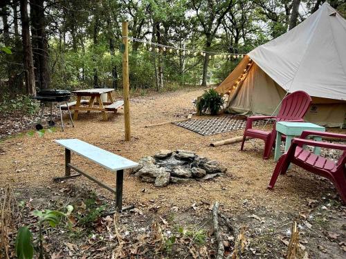 Charming Equipped Bell Tent Surrounded by Nature in Oklahoma in Tishomingo