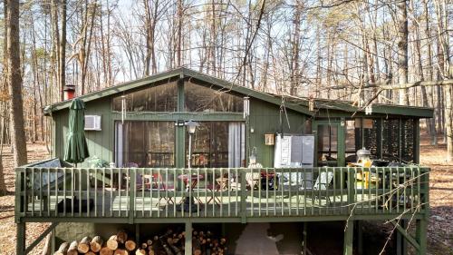 Blissful Zen Cabin Oasis near Cacapon River in West Virginia