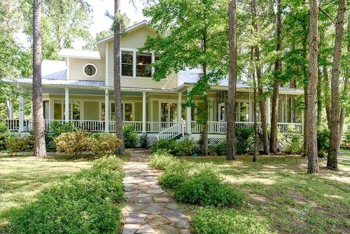 Incredible Villa Rental for Groups with Pool near Mt Vernon, Texas in Mount Vernon (TX)