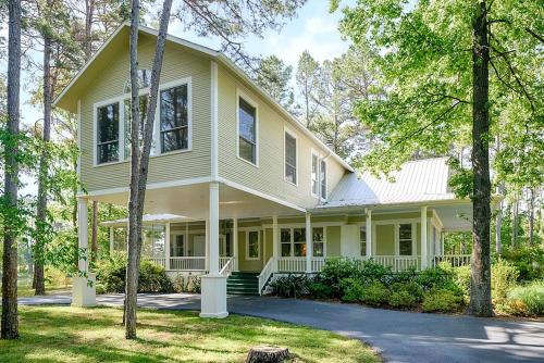 Incredible Villa Rental for Groups with Pool near Mt Vernon, Texas in Mount Vernon (TX)