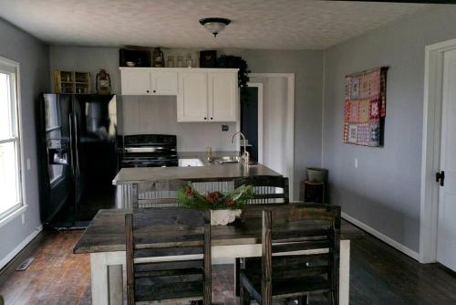 Idyllic Cottage Rental Tucked Away in the Countryside near Springfield, Missouri in Seimoura (MO)