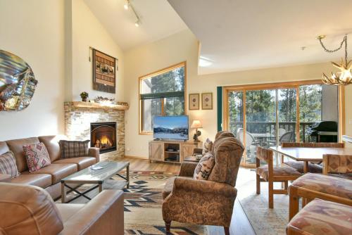 Chimney Ridge Larkspur Townhome - Hot Tub - Great Location in Breckenridge, USA