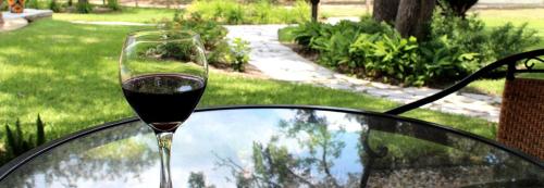 Jacuzzi, Simple and Cozy Cabin Rental on Private Ranch Retreat near Austin, Texas in Waelder
