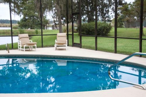 Riverfront Vacation Rental with a Pool and Tennis Court near Brunswick, Georgia in Waverly (GA)