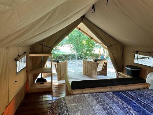 Radiant Safari Tent Escape near Smoky Mountains in Tennessee in Parrottsville (TN)
