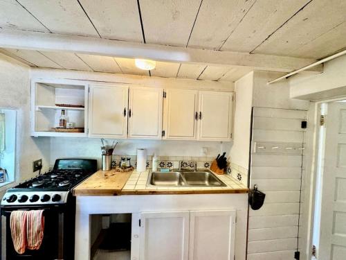 Studio Cabin Suite on Organic Farm Stay near Taos, New Mexico in Arroyo Seco