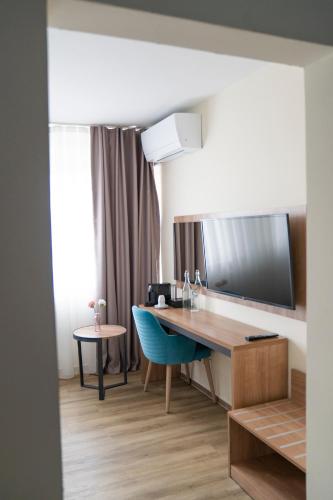 room detail thumbnail 1