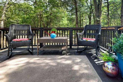 Stylish Wills Point Cottage near Dallas Ideal for Romantic Getaways in Texas in Wills Point