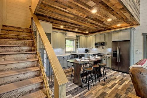 Stunning Cottage Rental Ideal for a Family to Go Glamping in Georgia in Hollywood