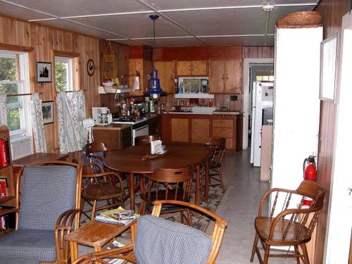 Cozy Cottage Rental with Views of Historic Lake Champlain in West Swanton, Vermont in Swanton