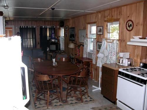 Cozy Cottage Rental with Views of Historic Lake Champlain in West Swanton, Vermont in Swanton
