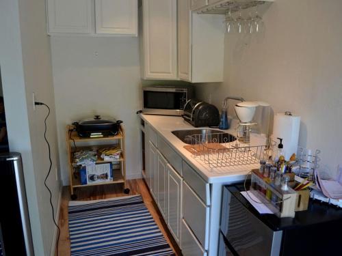 Beautiful Cottage Rental with Private River Beach on the Russian River, California in Forestville (CA)