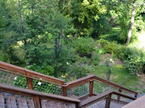 Beautiful Cottage Rental with Private River Beach on the Russian River, California in Forestville (CA)