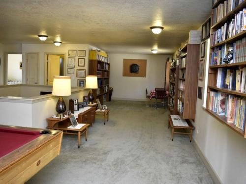 Off-The-Grid Cottage Rental with 360-Degree Mountain Views near Cascade, Idaho in Haivolija (ID)