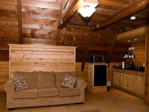 Superb Getaway Cabin near Long Hunter State Park and Nashville, Tennessee in Lavergne (TN)