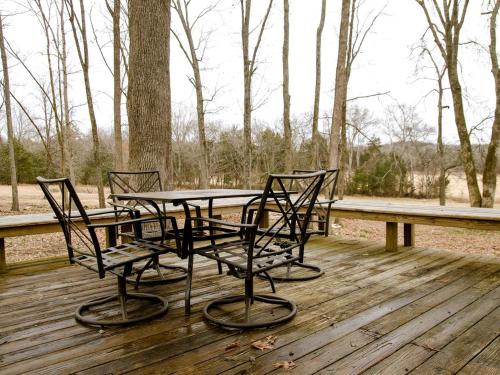 Superb Getaway Cabin near Long Hunter State Park and Nashville, Tennessee in Lavergne (TN)