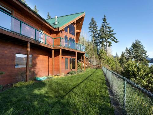 Waterfront Vacation Cabin on Lake Whatcom in Bellingham, Washington, Bellingham
