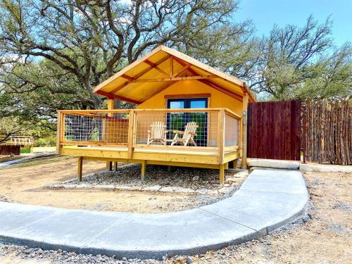 Beautiful Tented Cabin in Texas for Glamping by Guadalupe River in Хант