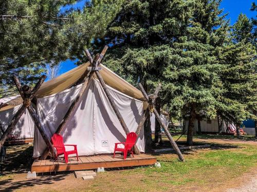 Luxury Safari Tent with Private Bathroom in Swan Valley, Idaho near Palisades Lake in 天鵝谷(ID)