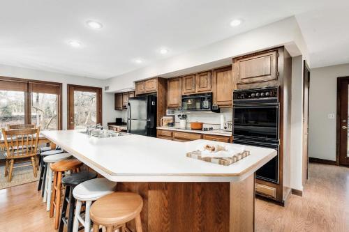 Stunning Home Away From Home in New Albany, Ohio, For Restful Escapes to Nature in Ņūalbānija (OH)