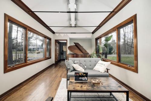 Stunning Home Away From Home in New Albany, Ohio, For Restful Escapes to Nature in Ņūalbānija (OH)