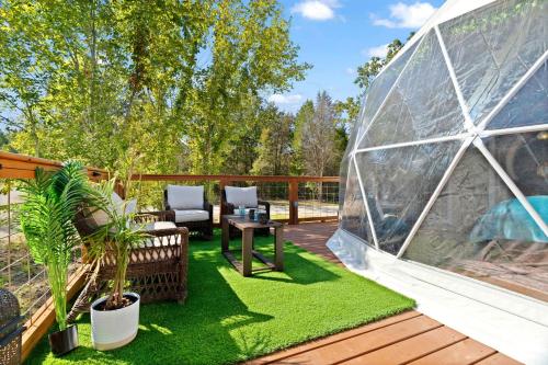 Beautiful Lofted Dome with Cozy Deck and Charming Design in Elgin, Texas in Elgin