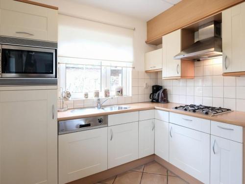 Kitchen, Holiday retreat, near forest in Schagen