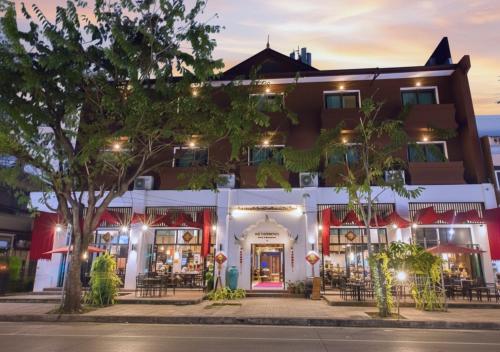 The Experience Walking Street Chiang Mai
