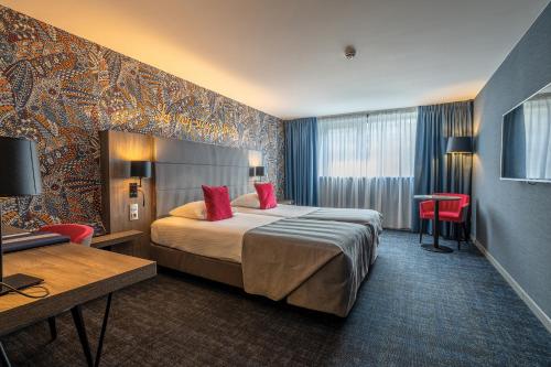 1 queen bed