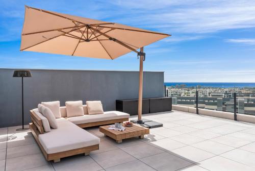 ระเบียง/ชานเรือน, Pure Oasis - Luxury Resort Penthouse in ลาส โคยาส