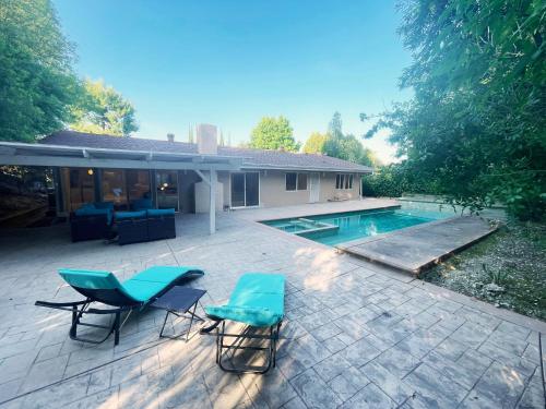 3BR Villa with Serene Poolside Views - CAL1 - HH