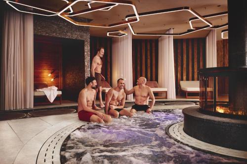 สระว่ายน้ำ, Burg Hotel Oberlech in โอเบอร์เลช