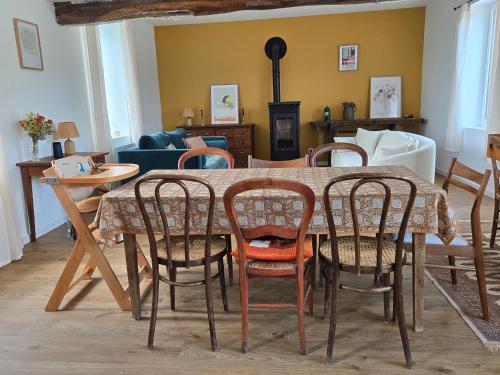 Maison de charme, calme, nature, confort in La Ferte-Frenel