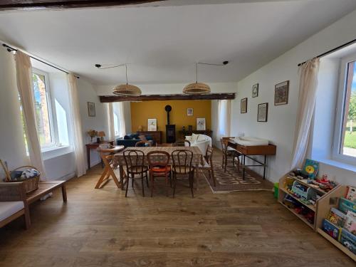 Maison de charme, calme, nature, confort in La Ferte-Frenel