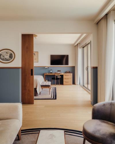 room detail thumbnail 0