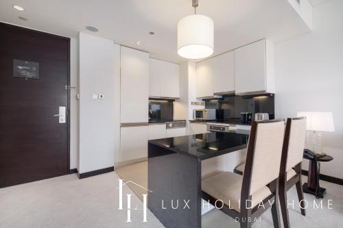 LUX The JW Marina Suite 4, Дубай (фото 10)