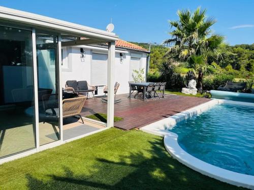 Villa accueillante avec piscine à Saint-Paul-et-Valmalle gîte à louer Saint-Paul-et-Valmalle