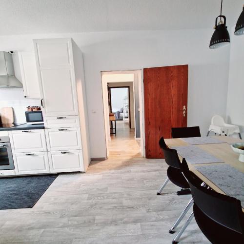 Konyha, Holle - Land Holidays, parterre Ferienwohnung in Hessisch Lichtenau