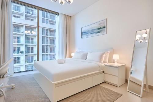 STAY BY LATINEM Luxury 2BR Holiday Home CVR B405 Near Burj Khalifa, Dubai (photo 8)